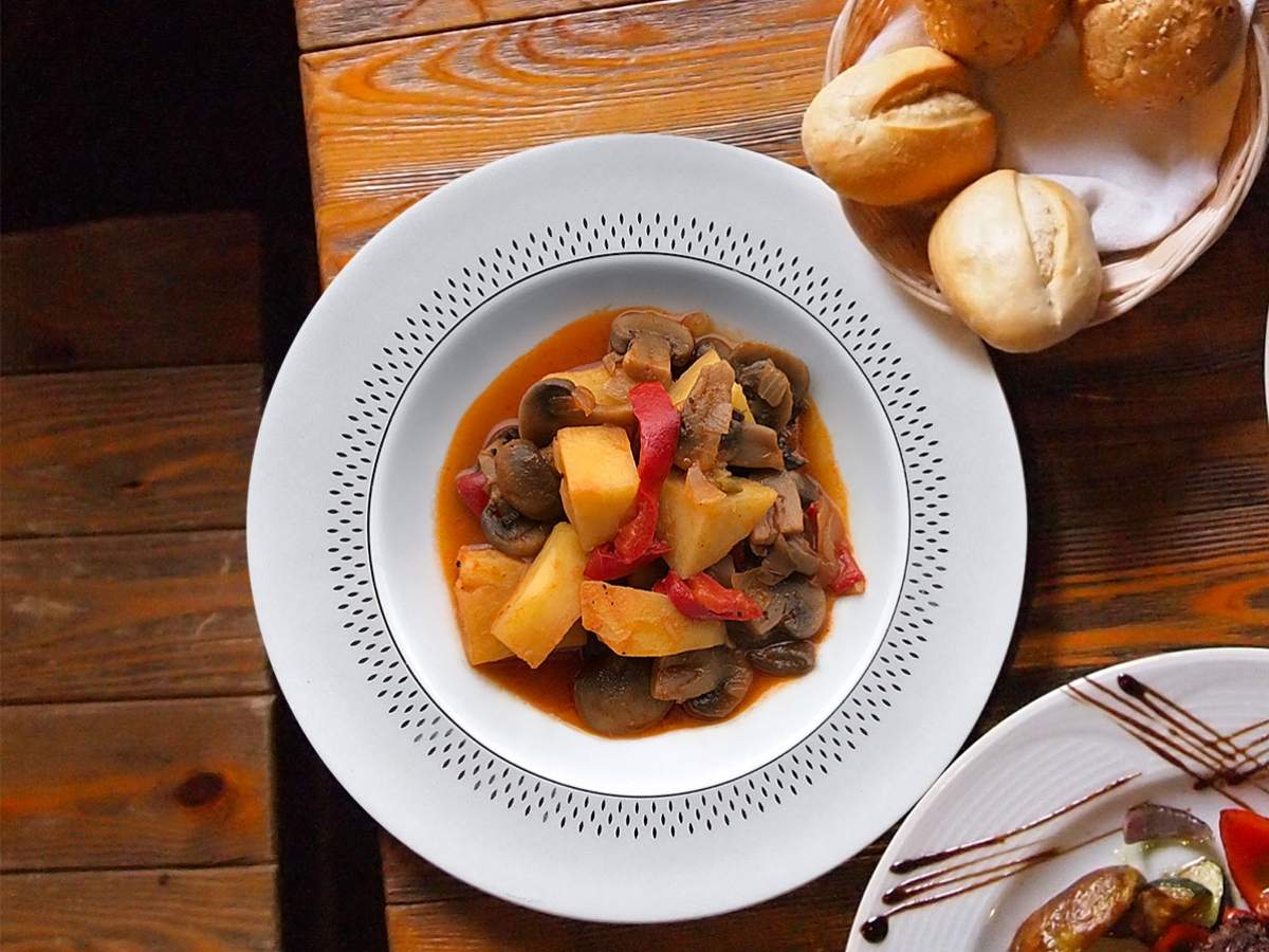 Patatesli Mantar Yemeği - Evde Pratik Sebze Yemeği tarifi