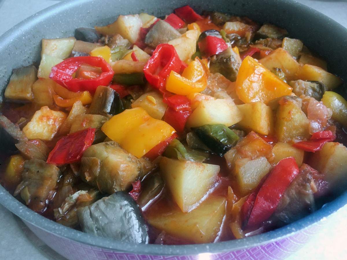 Patatesli Sebze Yemeği tarifi