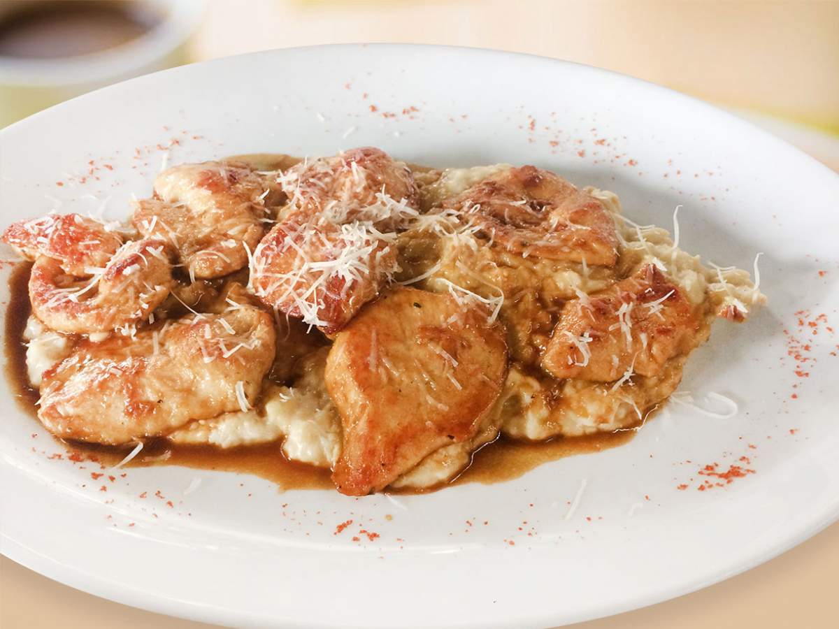 Patlıcan Yatağında Tavuk tarifi