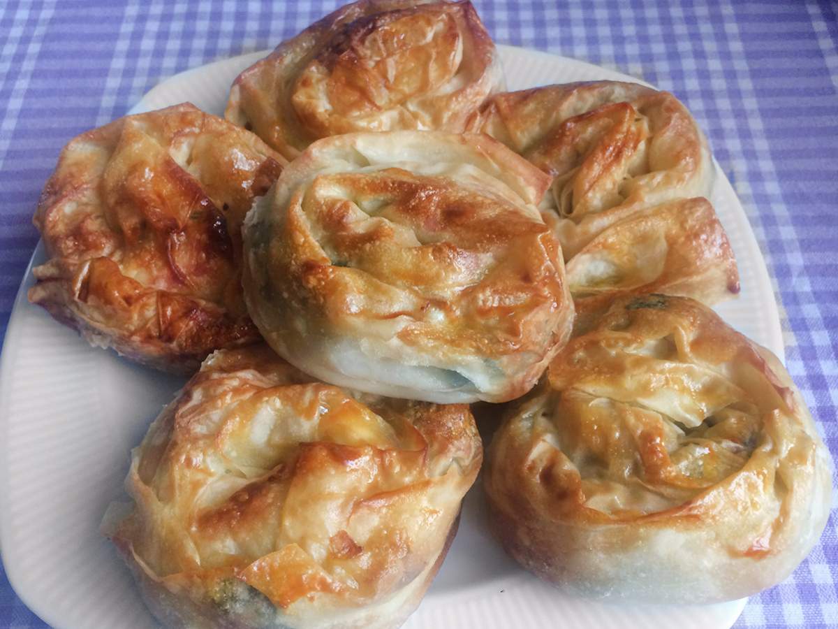 Peynirli Gül Böreği tarifi