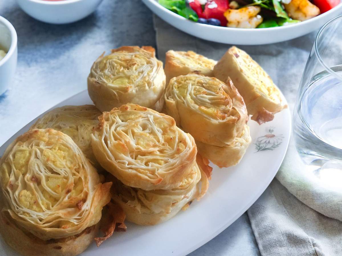 Peynirli Patatesli Buzluk Rulo Börek tarifi