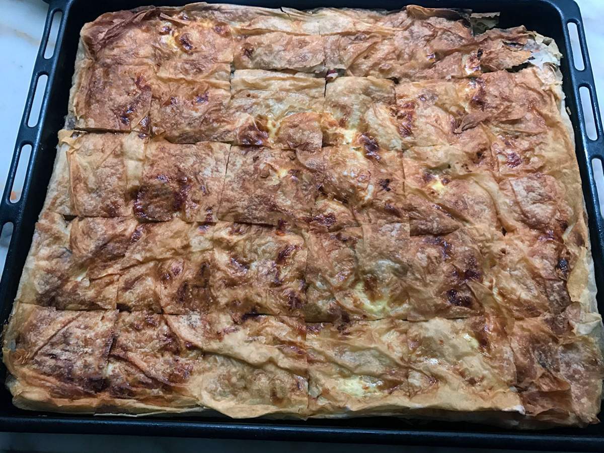 Peynirli Tepsi Böreği tarifi