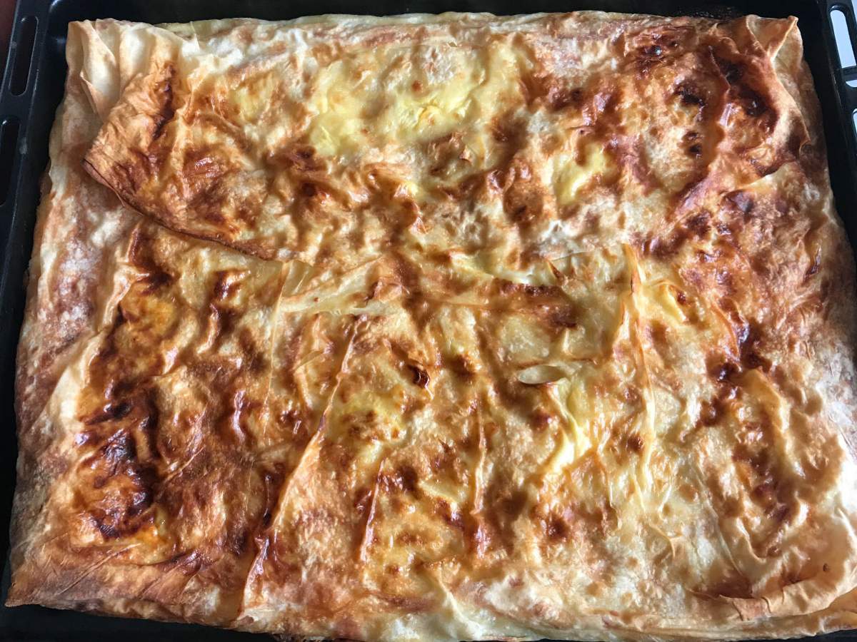 Pırasalı Tepsi Böreği recipe