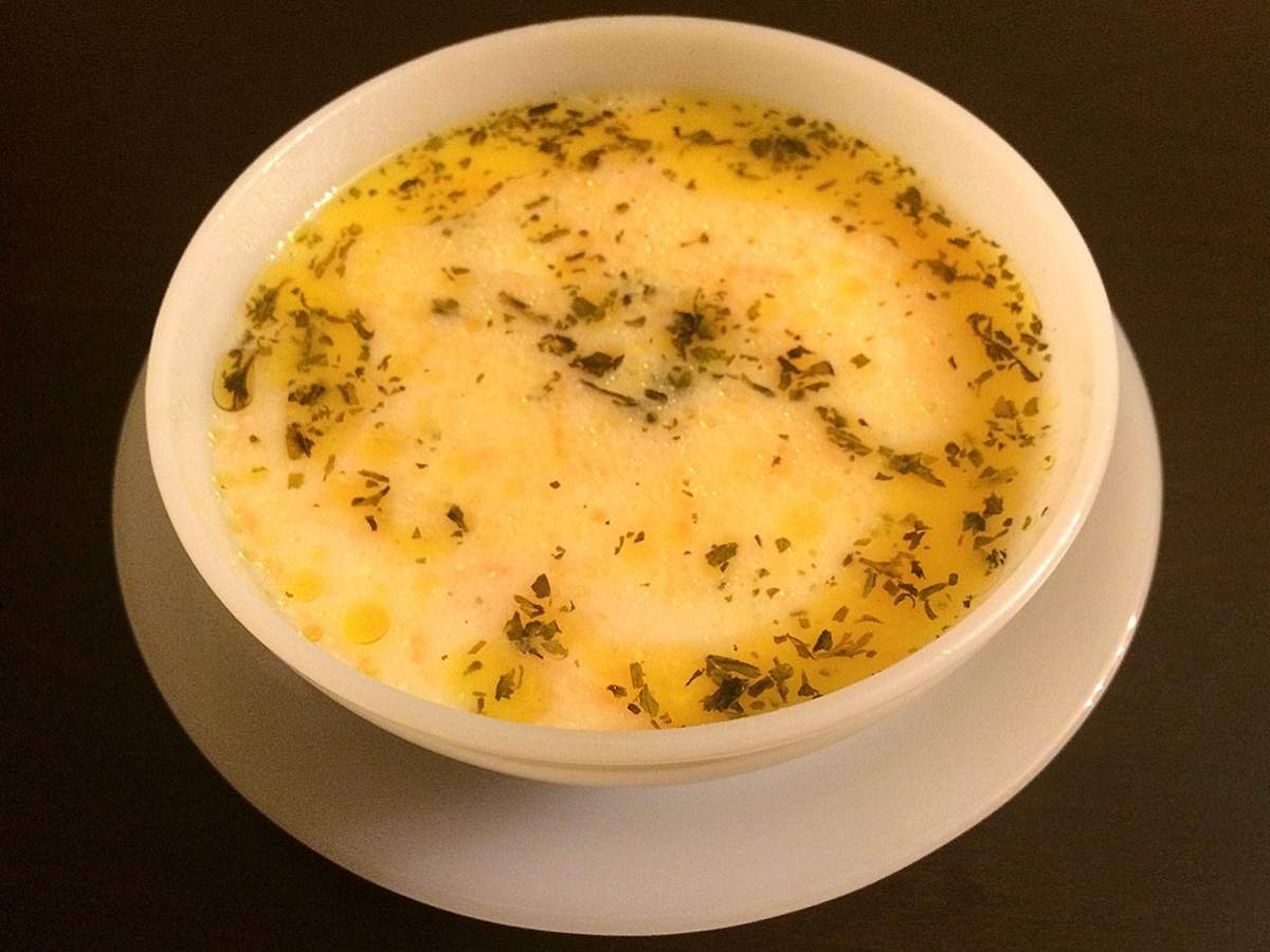 Sarımsaklı Arpa Şehriye Çorbası tarifi