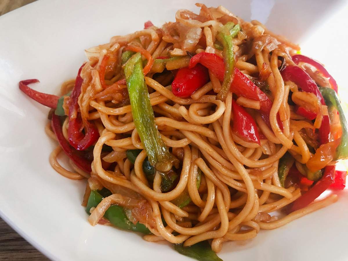 Sebzeli Noodle tarifi