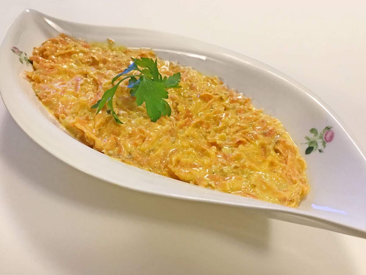 Soslu Havuç Salatası tarifi