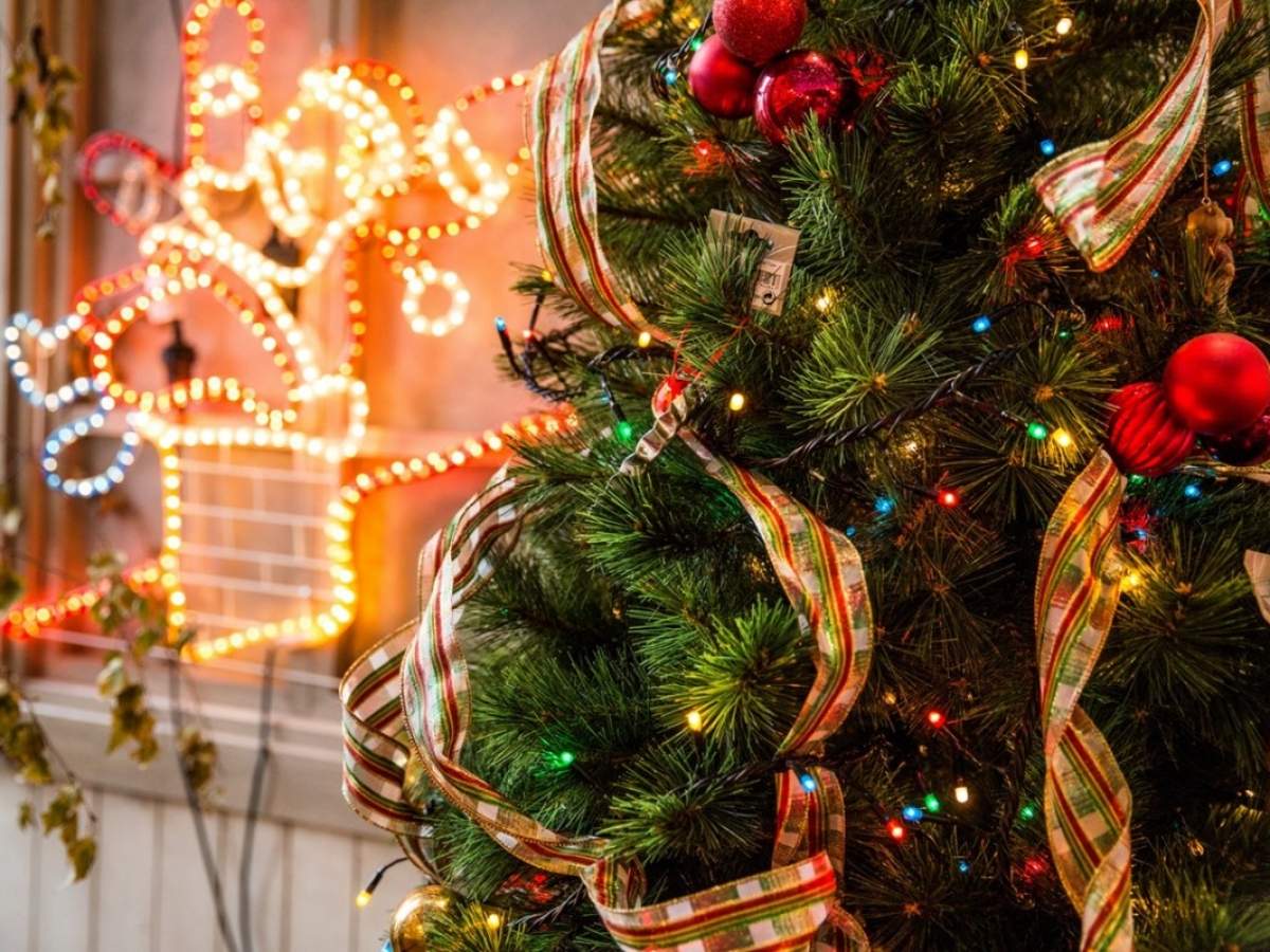 10 Tips to Make Your New Year's Eve at Home Unforgettable