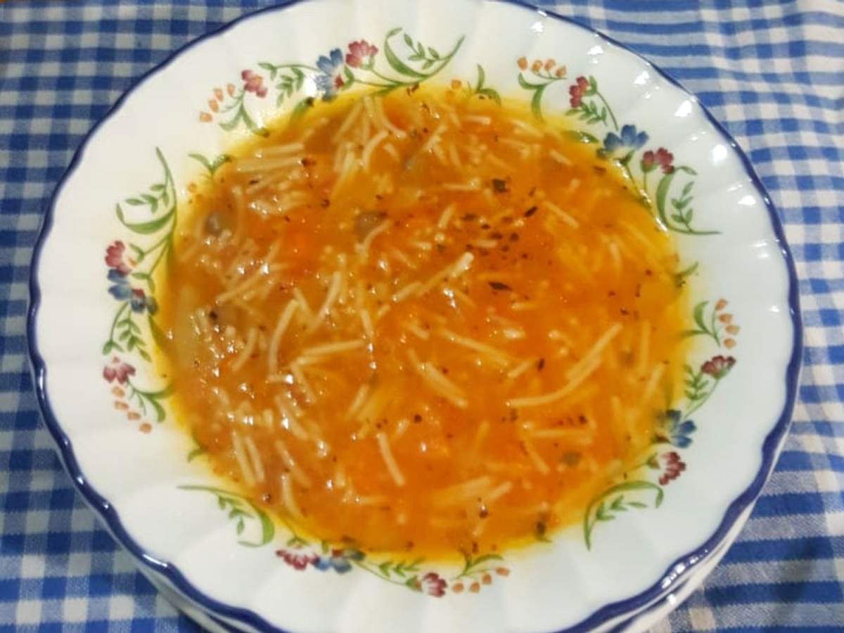 Yeşil Mercimekli Tel Şehriye Çorbası tarifi