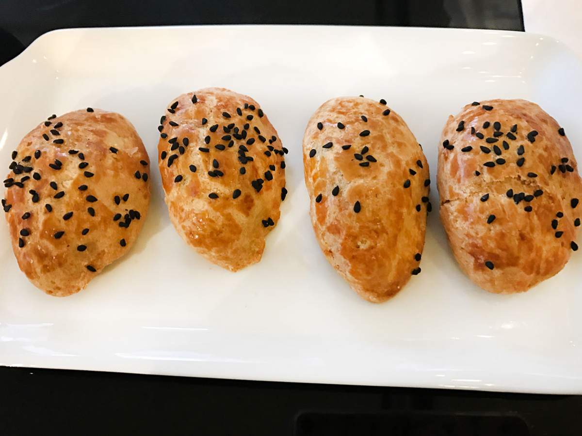 Yeşil Zeytinli Poğaça tarifi