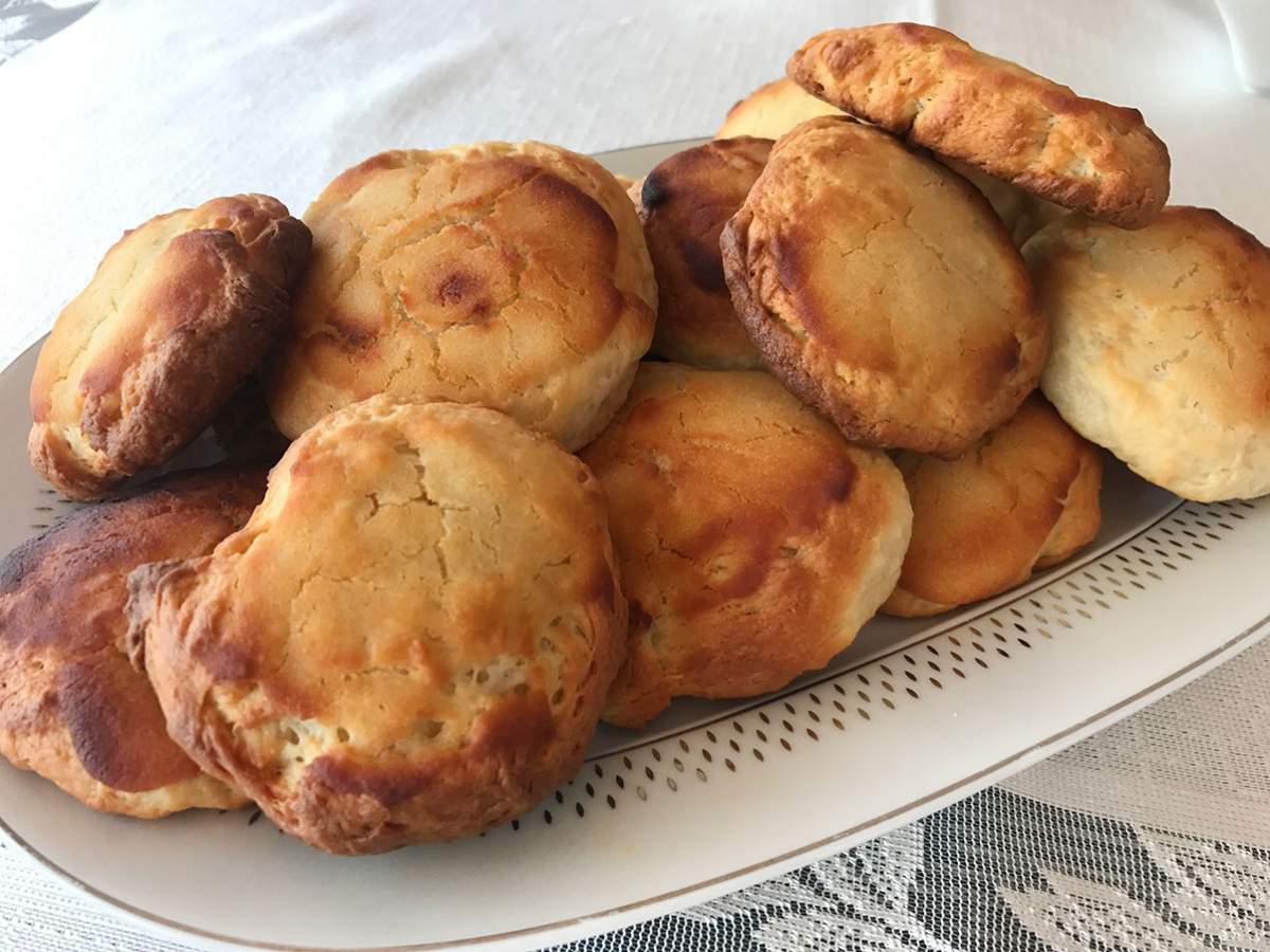 Yoğurt Soslu Poğaça tarifi