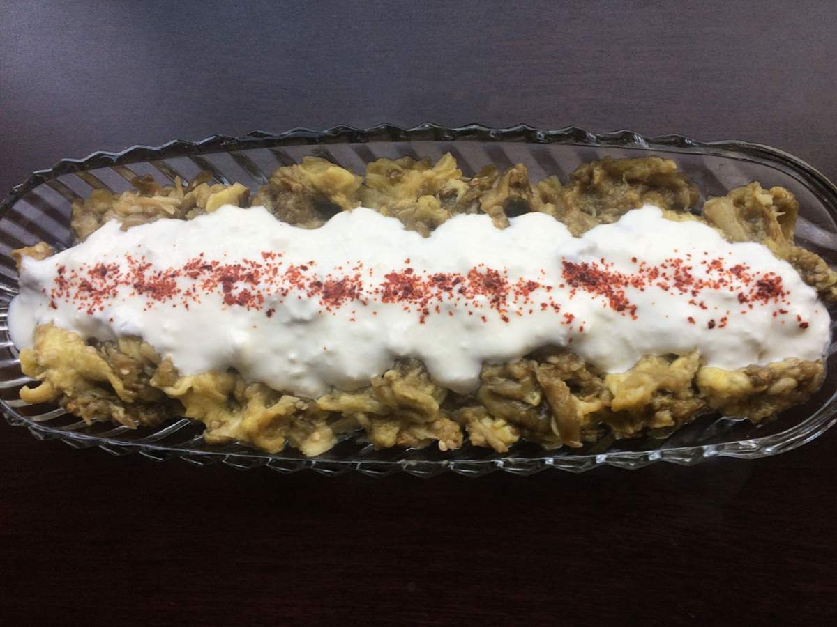 Yoğurtlu Patlıcan Salatası tarifi