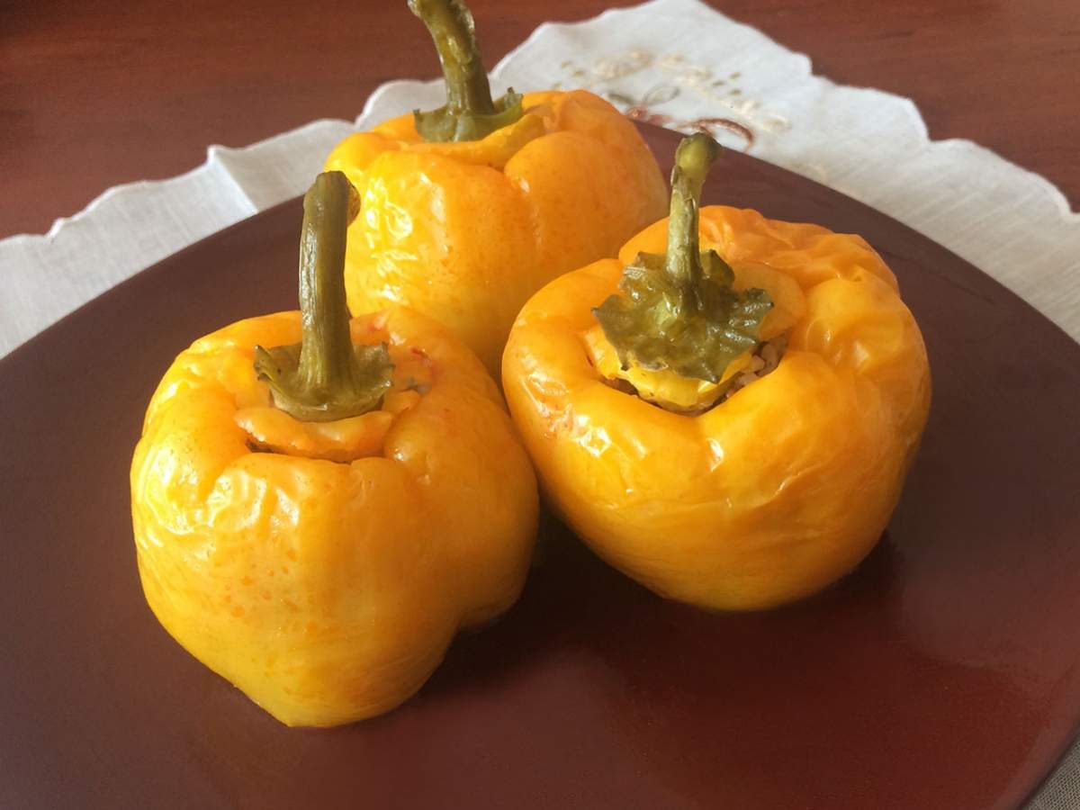 Zeytinyağlı Sarı Biber Dolması tarifi