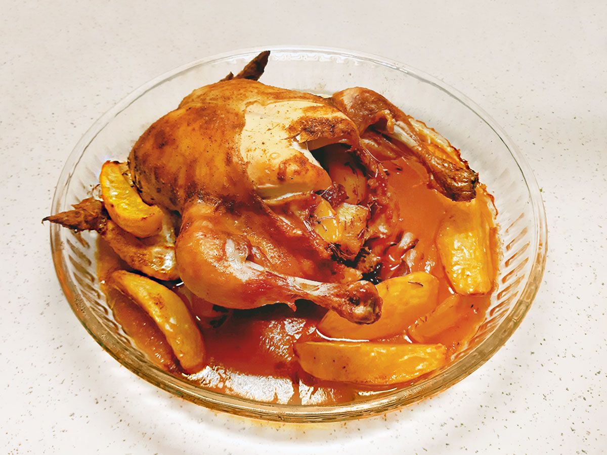 Defne Yapraklı Bütün Tavuk tarifi görseli