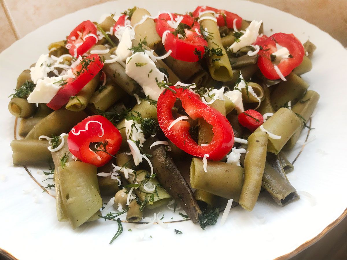 İki Peynirli Bakla Salatası tarifi görseli