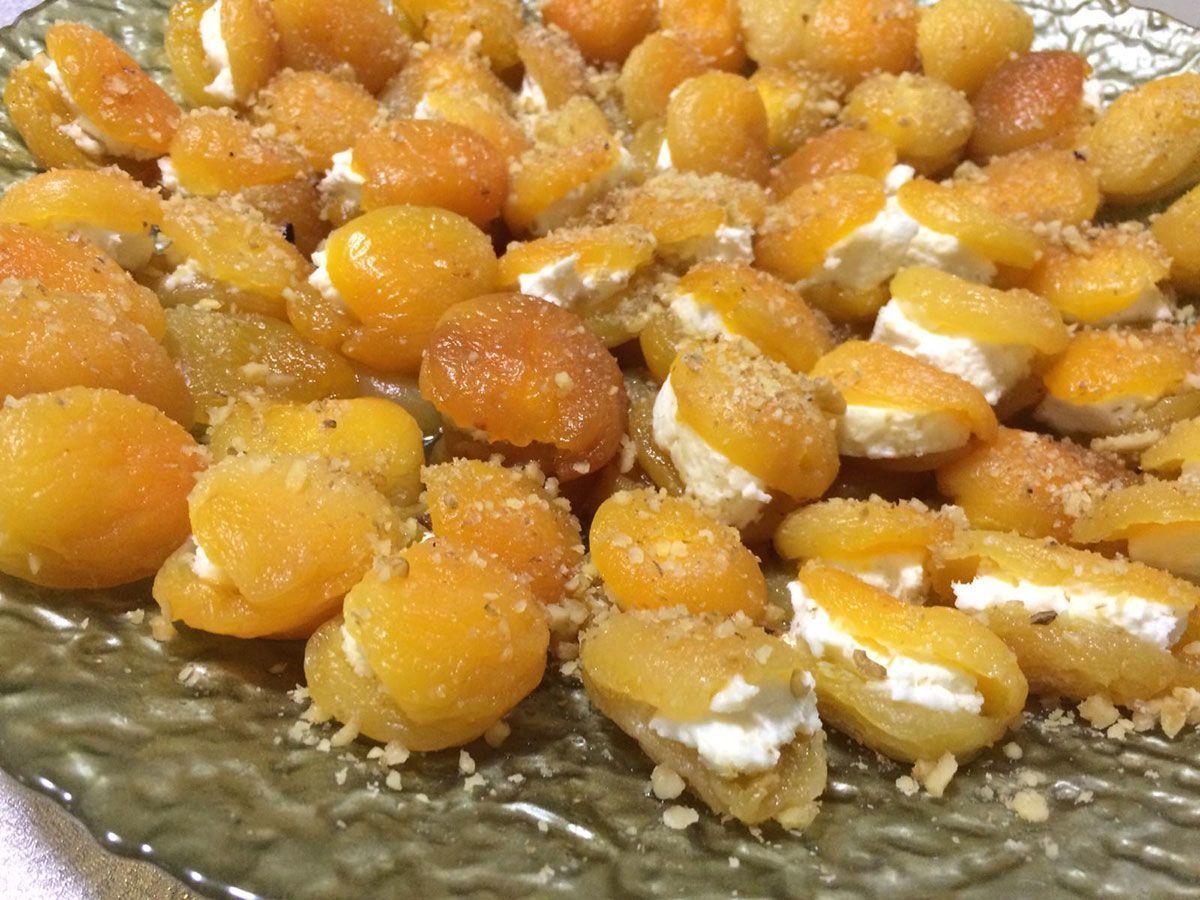 Kaymaklı Kuru Kayısı Tatlısı tarifi görseli