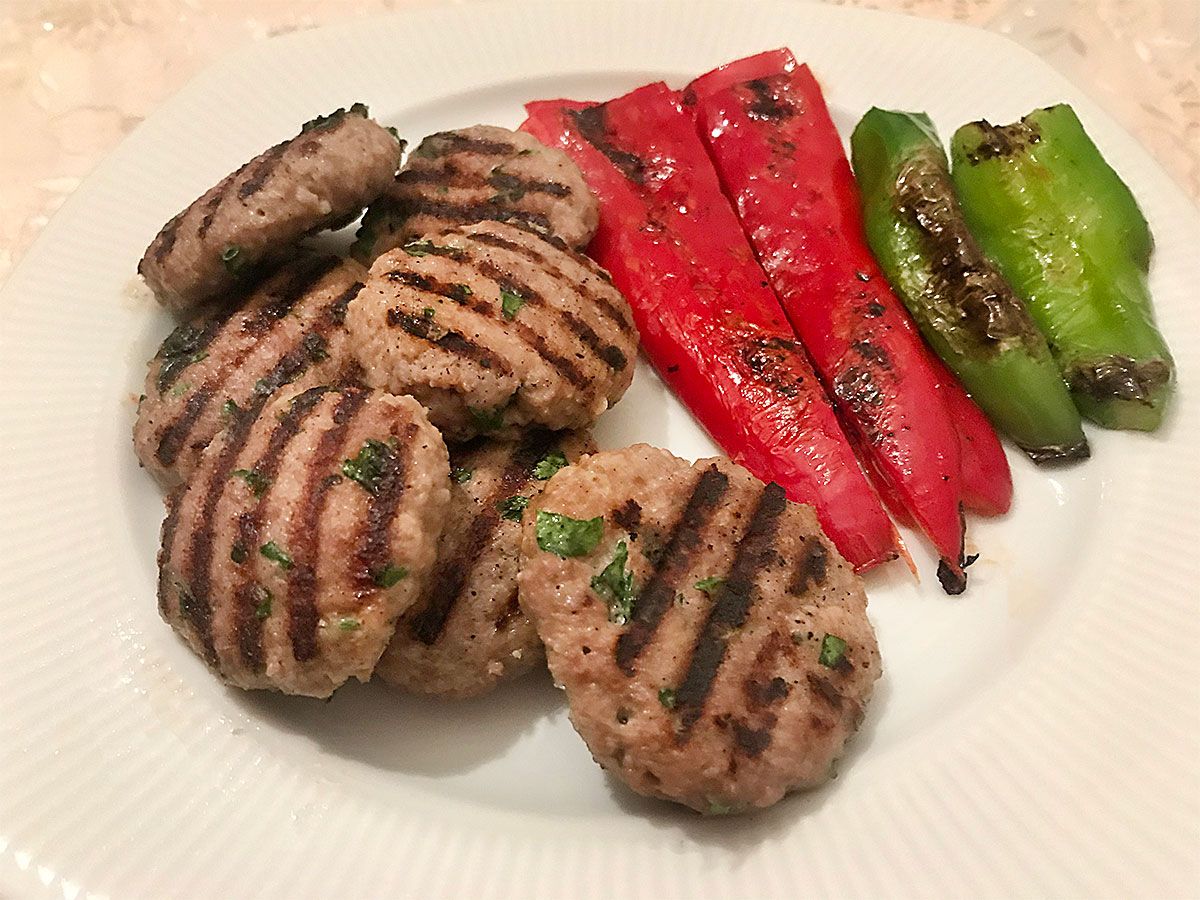 Sarımsaklı Izgara Köfte tarifi görseli