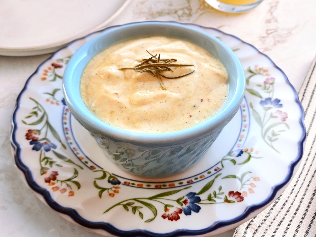 Yoğurtlu Hardal Sos tarifi görseli