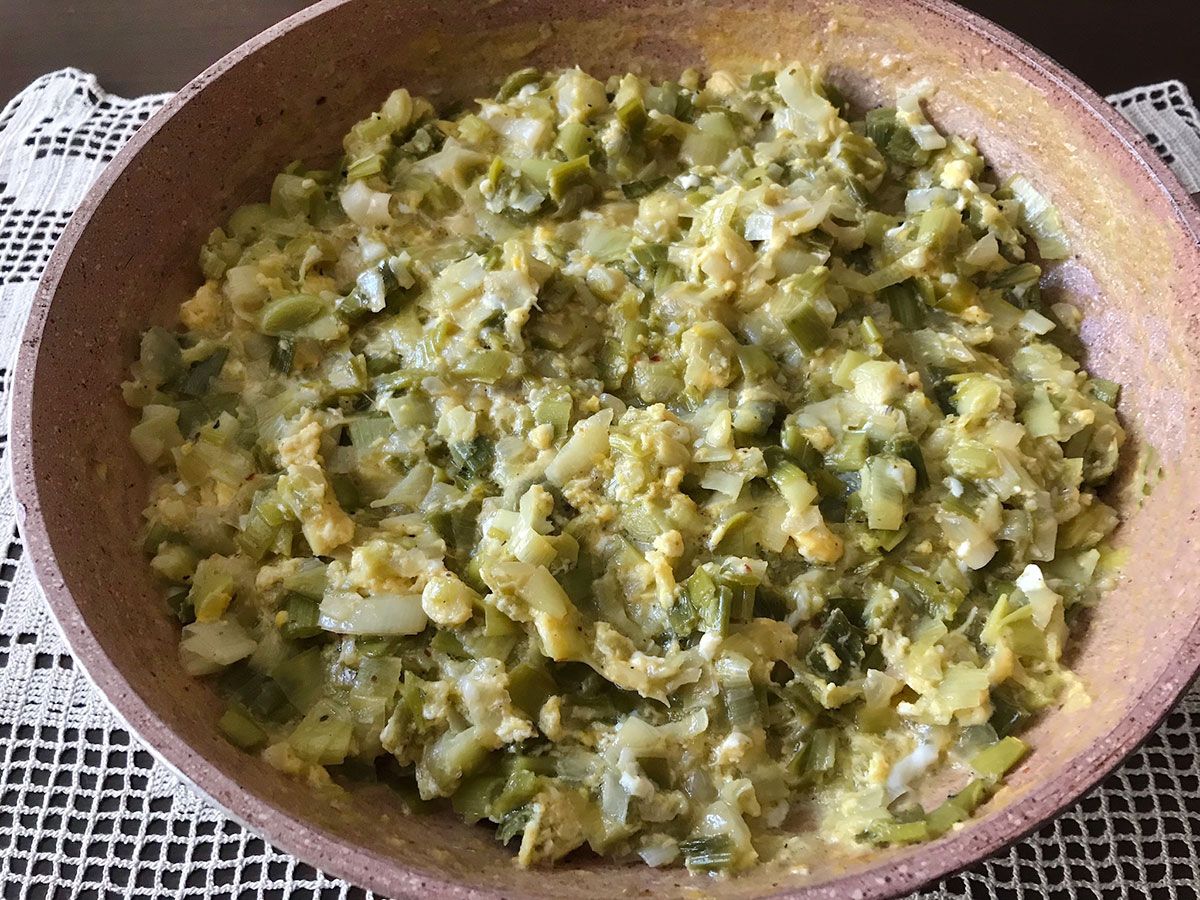 Yumurtalı Pırasa Kavurması tarifi görseli