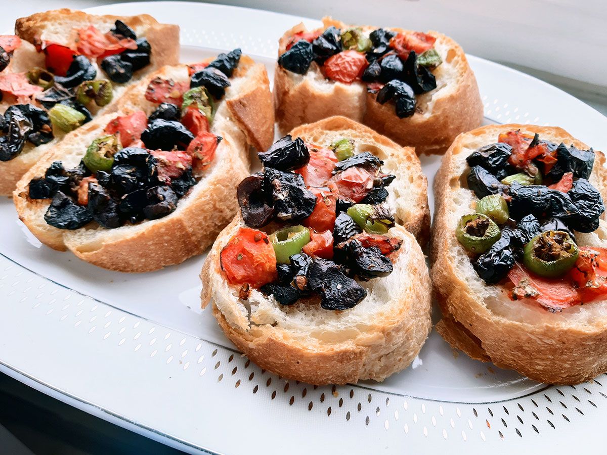 Zeytinli Bruşetta tarifi görseli
