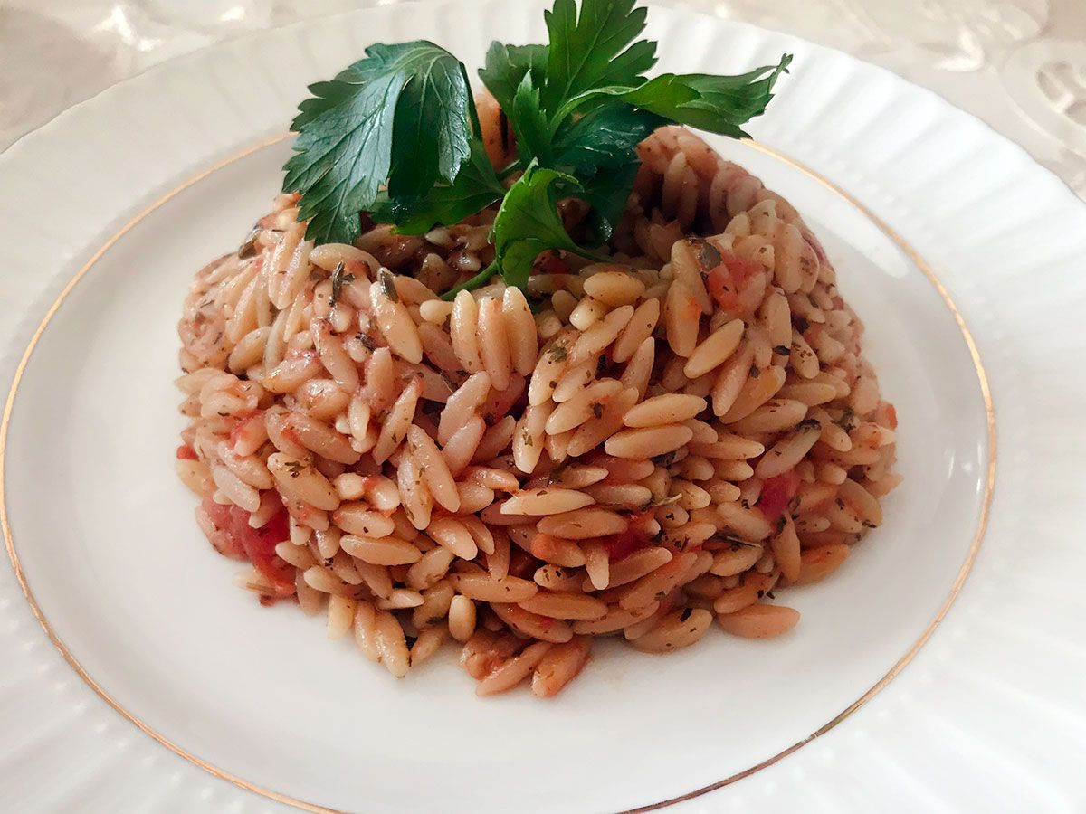 Domatesli Arpa Şehriye Pilavı tarifi görseli