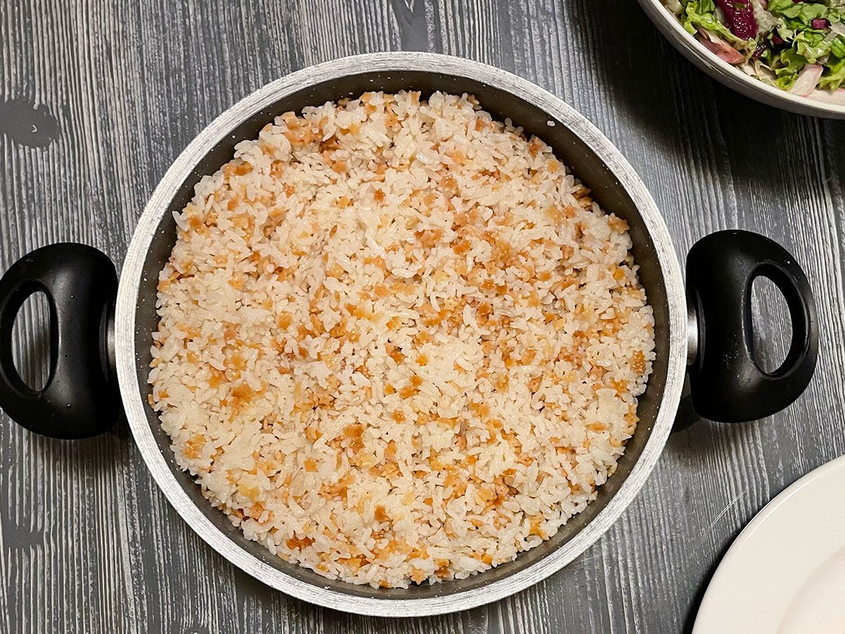 Tavuk Suyuna Arpa Şehriyeli Pirinç Pilavı tarifi görseli