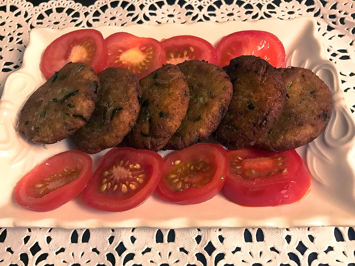 Kıymasız Bayat Ekmek Köftesi tarifi görseli