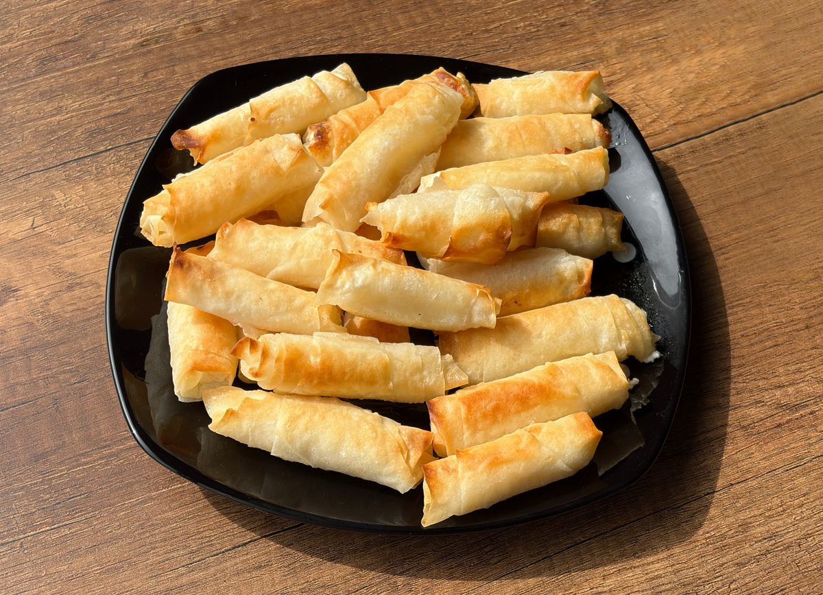 3 Malzemeli Ekonomik Börek Tarifi - 38 Adet Çıtır Börek ve Çok Pratik tarifi görseli