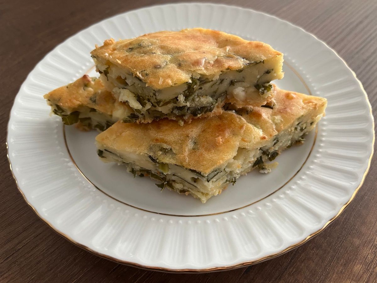 Karalahanalı ve Peynirli Tuzlu Kek - Çay Saati İçin Pratik tarifi görseli