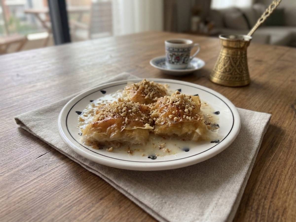 Easy Sütlü Nuriye (Turkish Milk Syrup Baklava) Recipe - Super Easy with Ready-Made Baklava Phyllo recipe photo