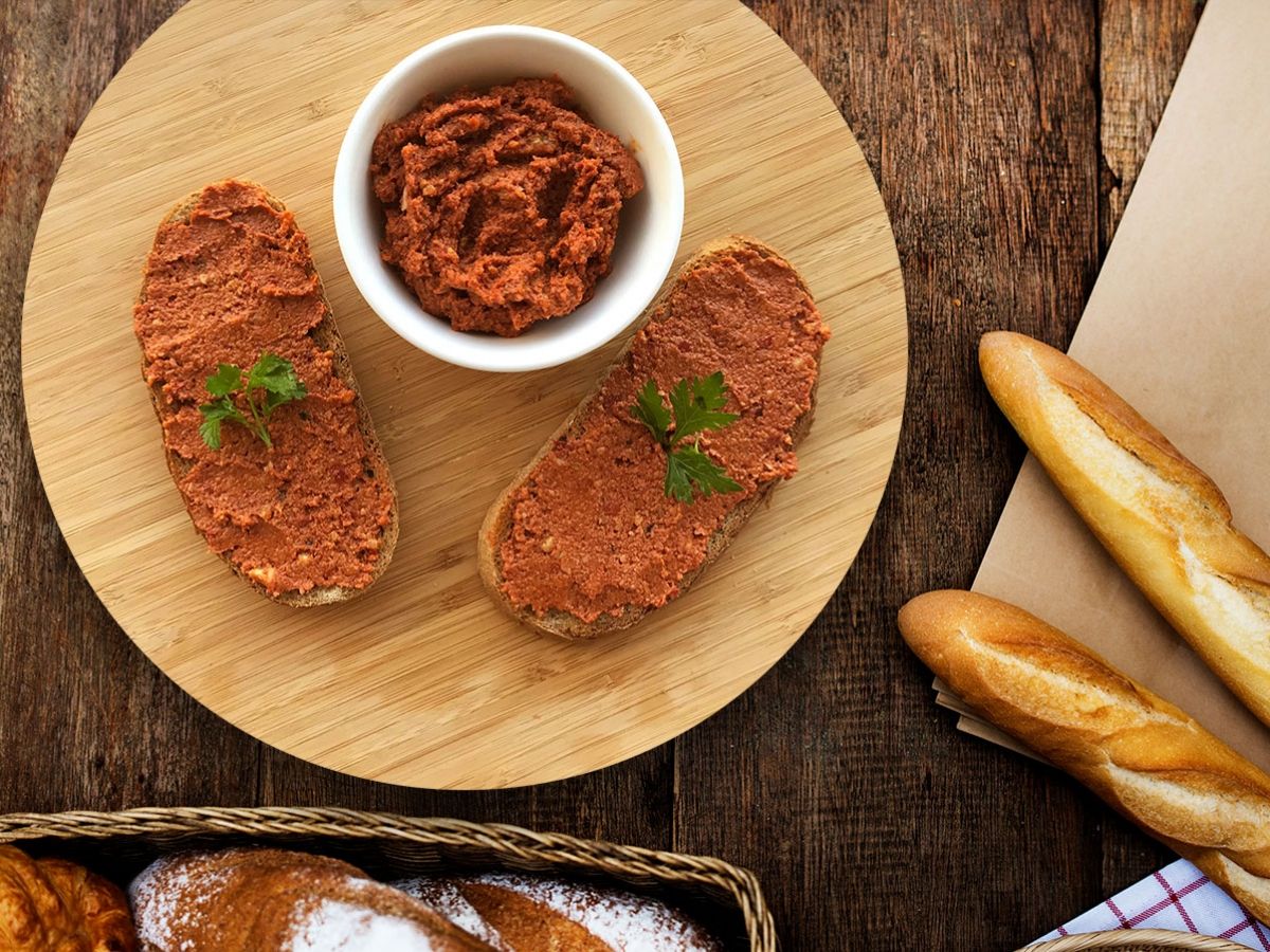 Acuka (Turkish Spicy Pepper and Walnut Spread) recipe photo