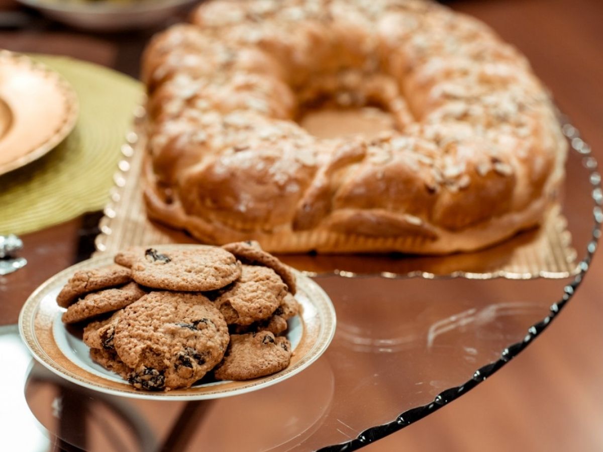 12 Delicious Recipes Perfect for a Gold Day Gathering image