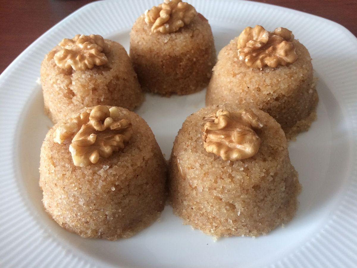 Cevizli İrmik Helvası tarifi görseli