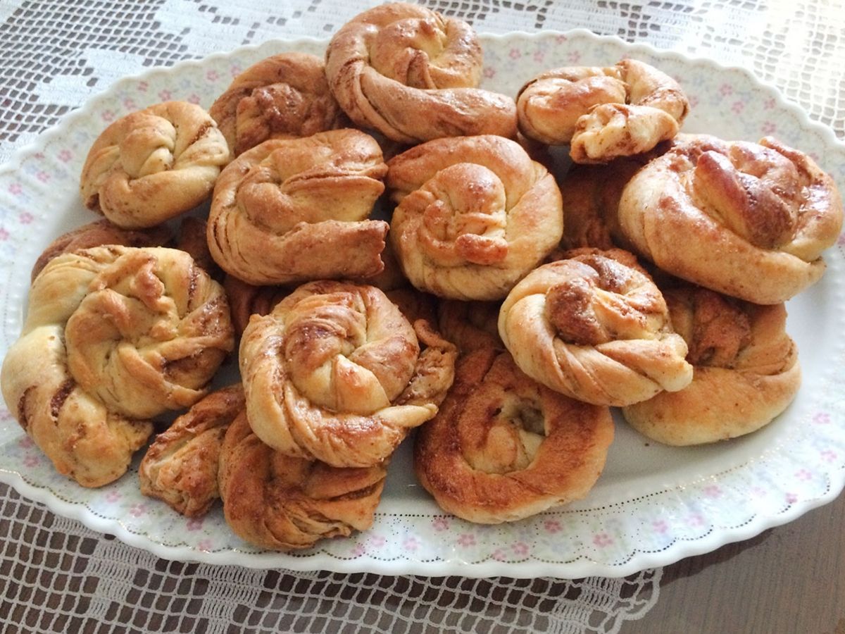 Cevizli Mayalı Poğaça tarifi görseli