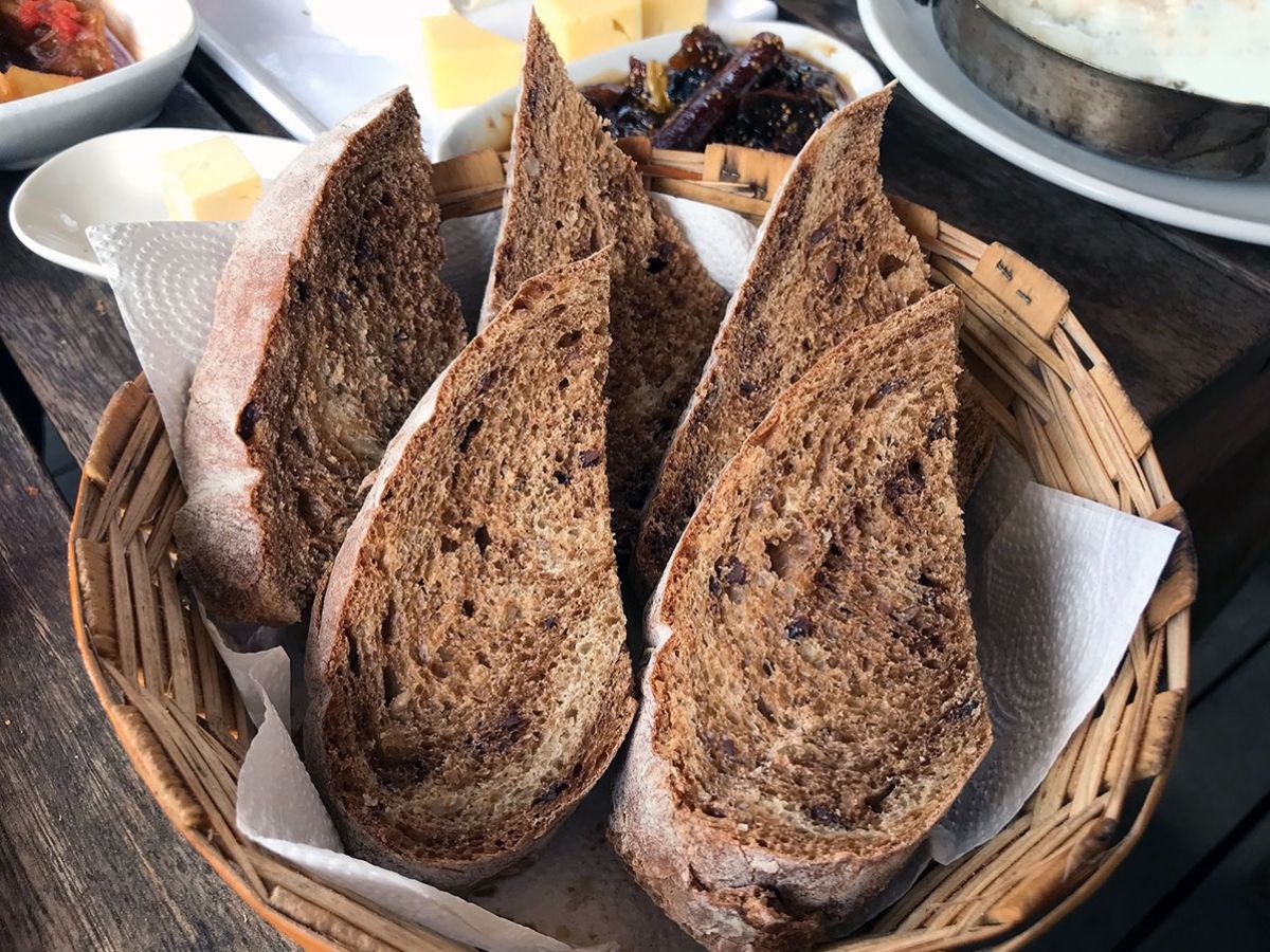 Cevizli Tahıllı Ekmek tarifi görseli