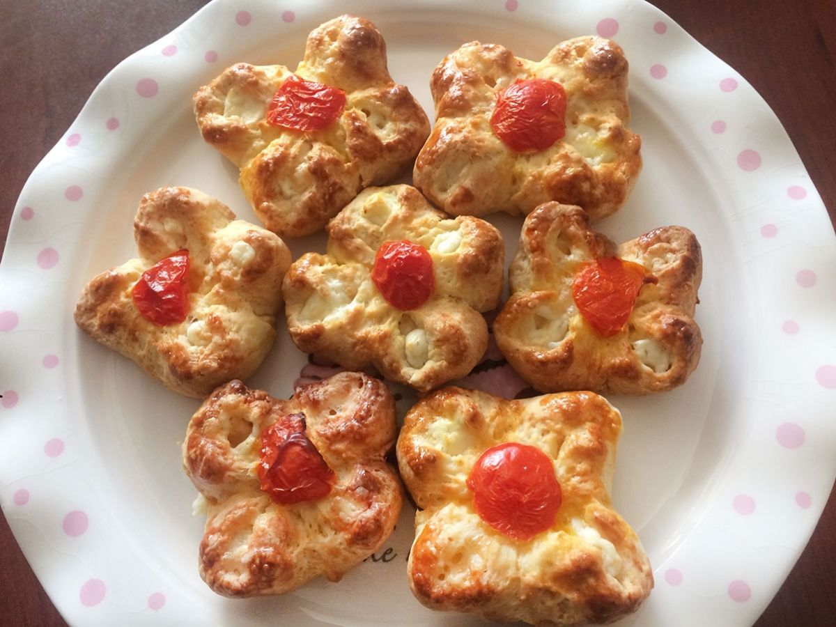 Çiçek Poğaça tarifi görseli