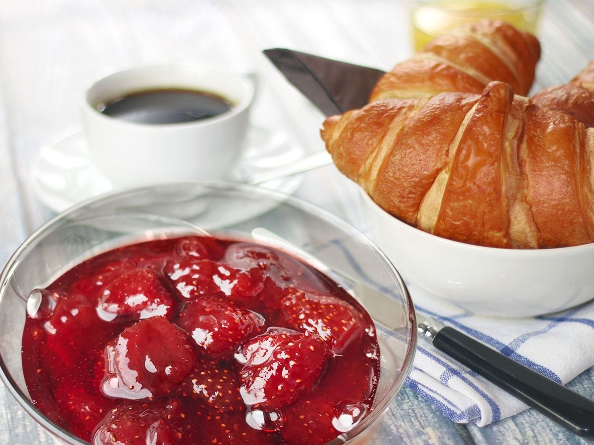 Strawberry Jam (Çilek Reçeli) recipe photo