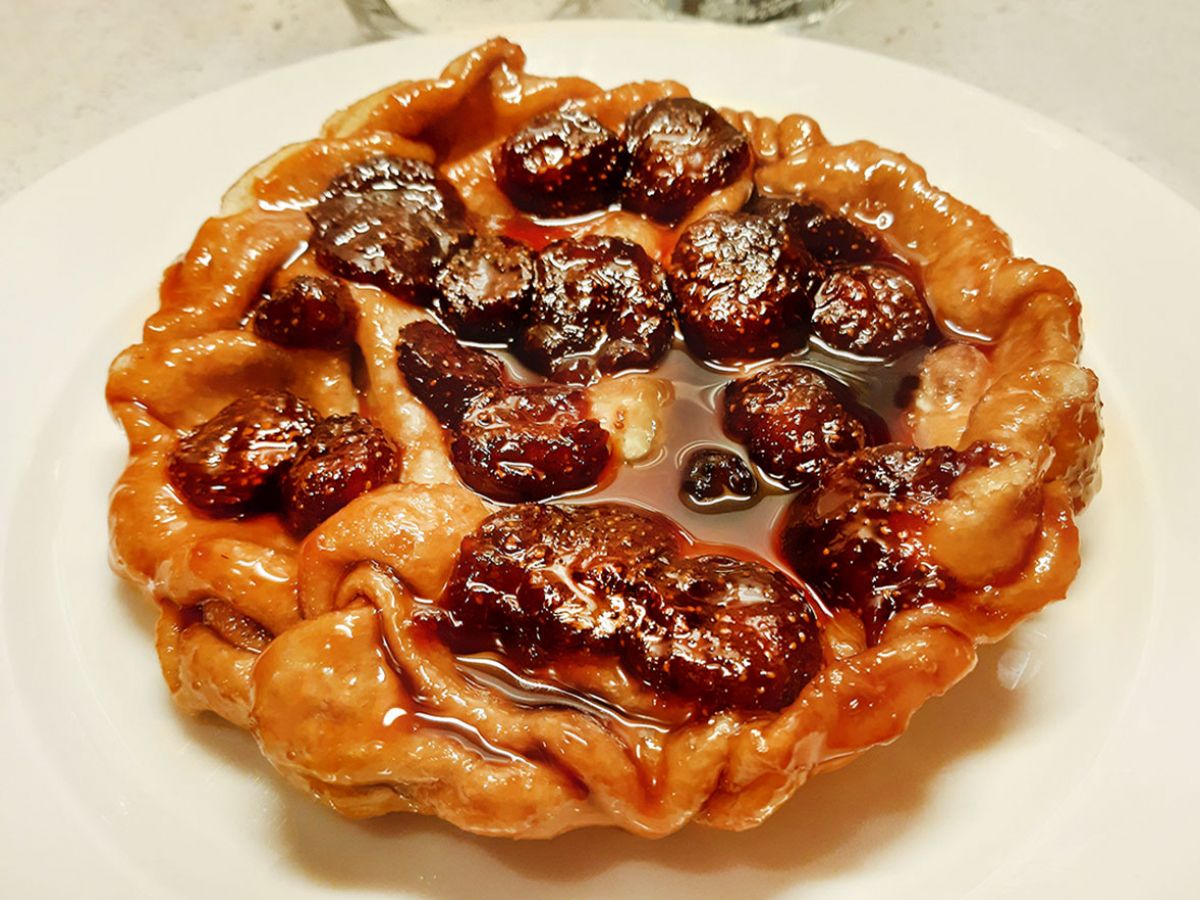 Çilek Reçelli Tarte Tatin tarifi görseli