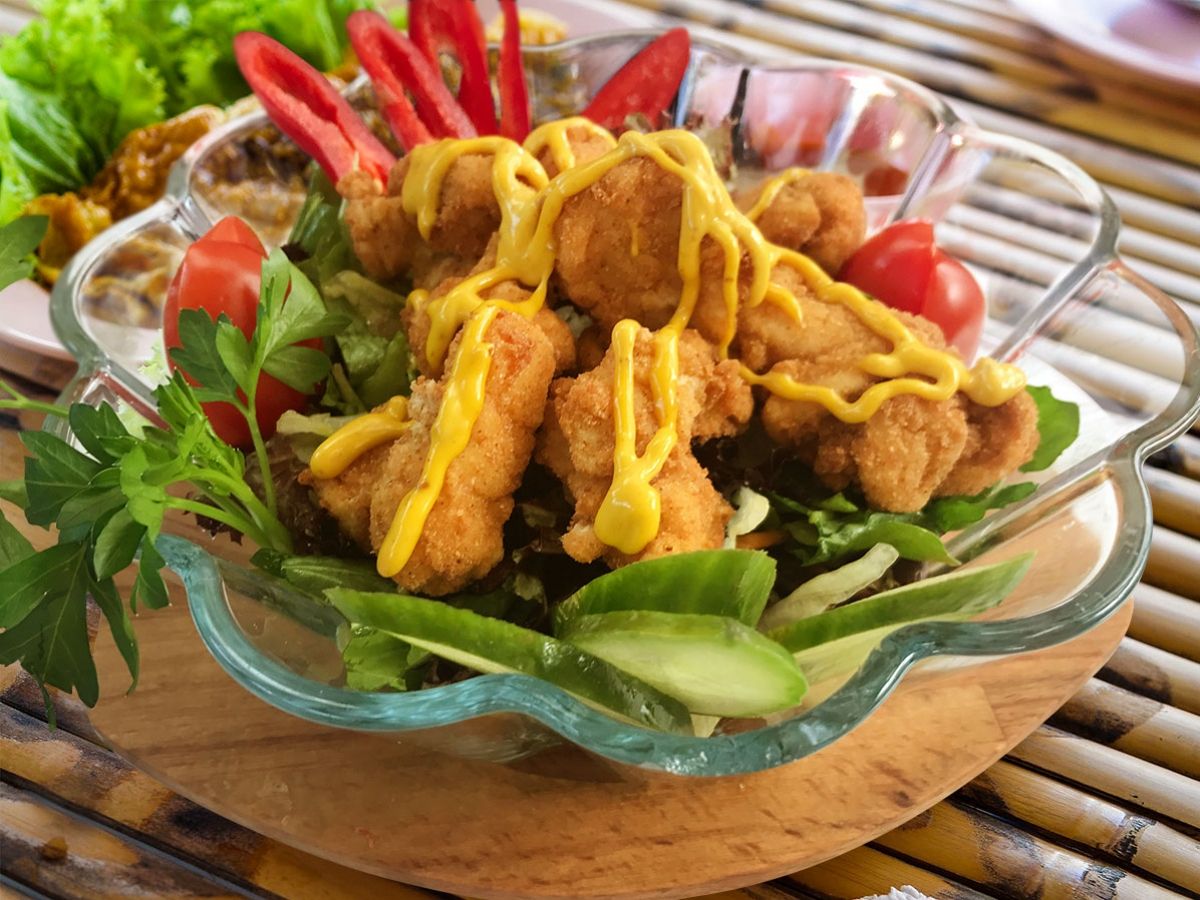 Çıtır Tavuk Salata tarifi görseli