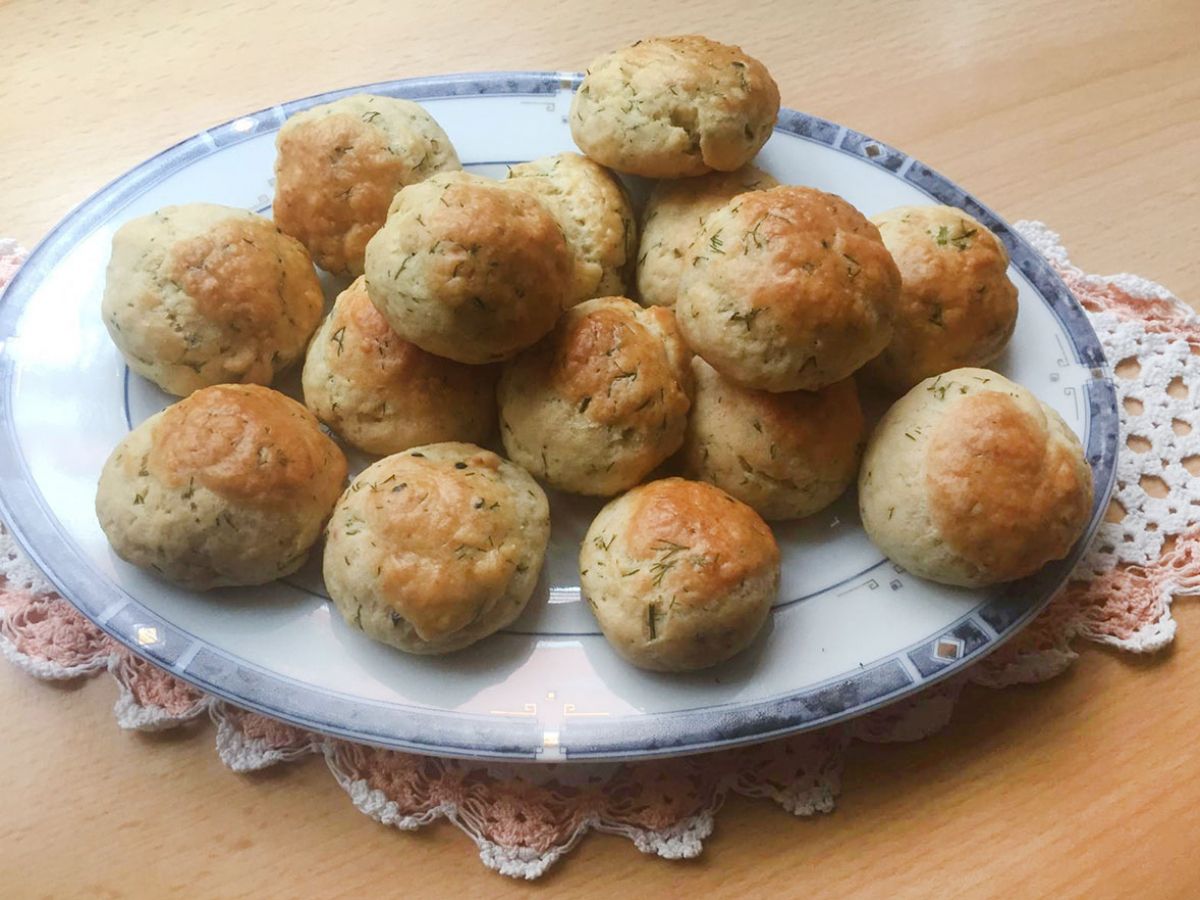 Dereotlu Peynirli Poğaça tarifi görseli