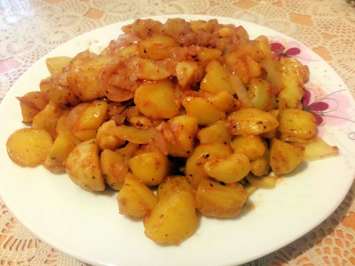 Domatesli Patates Kavurması tarifi görseli