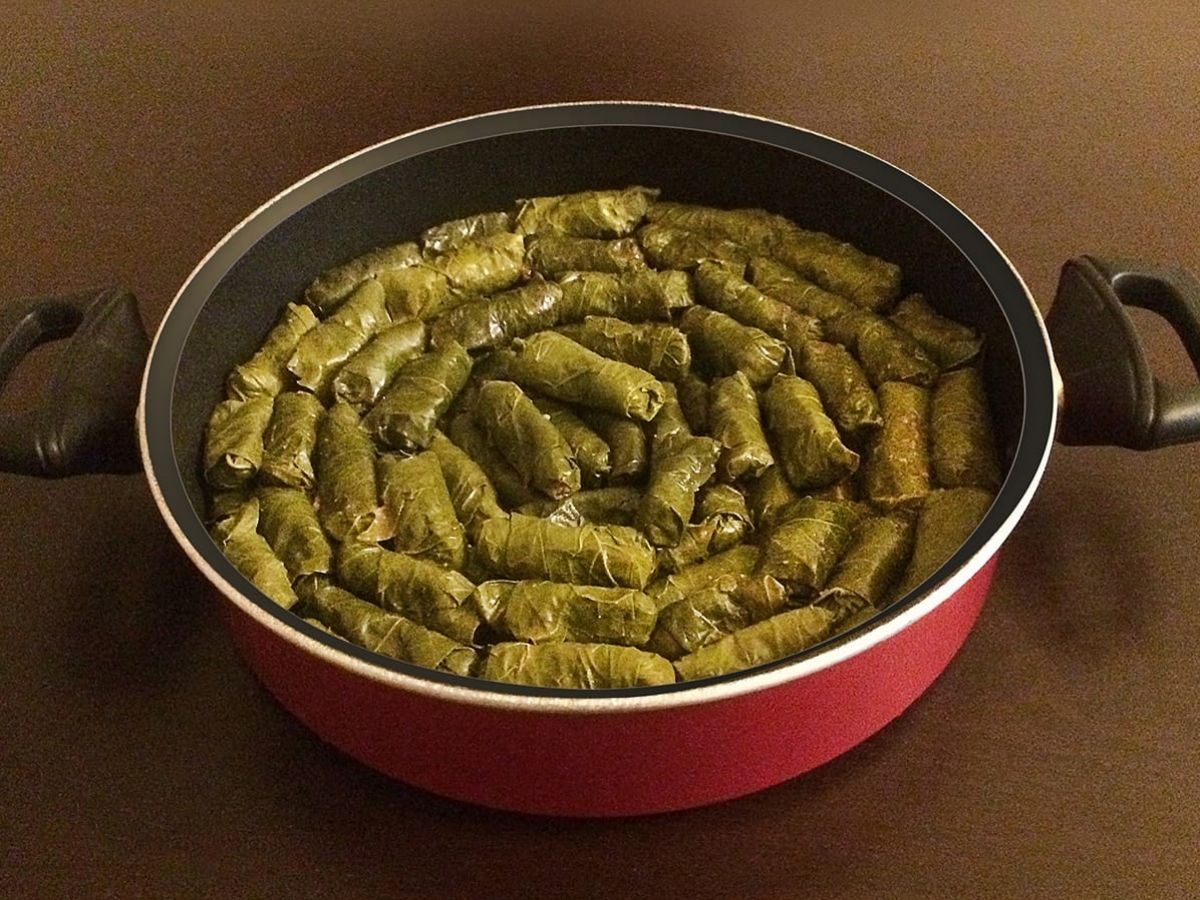Stuffed Grape Leaves with Meat (Etli Yaprak Dolması) recipe photo