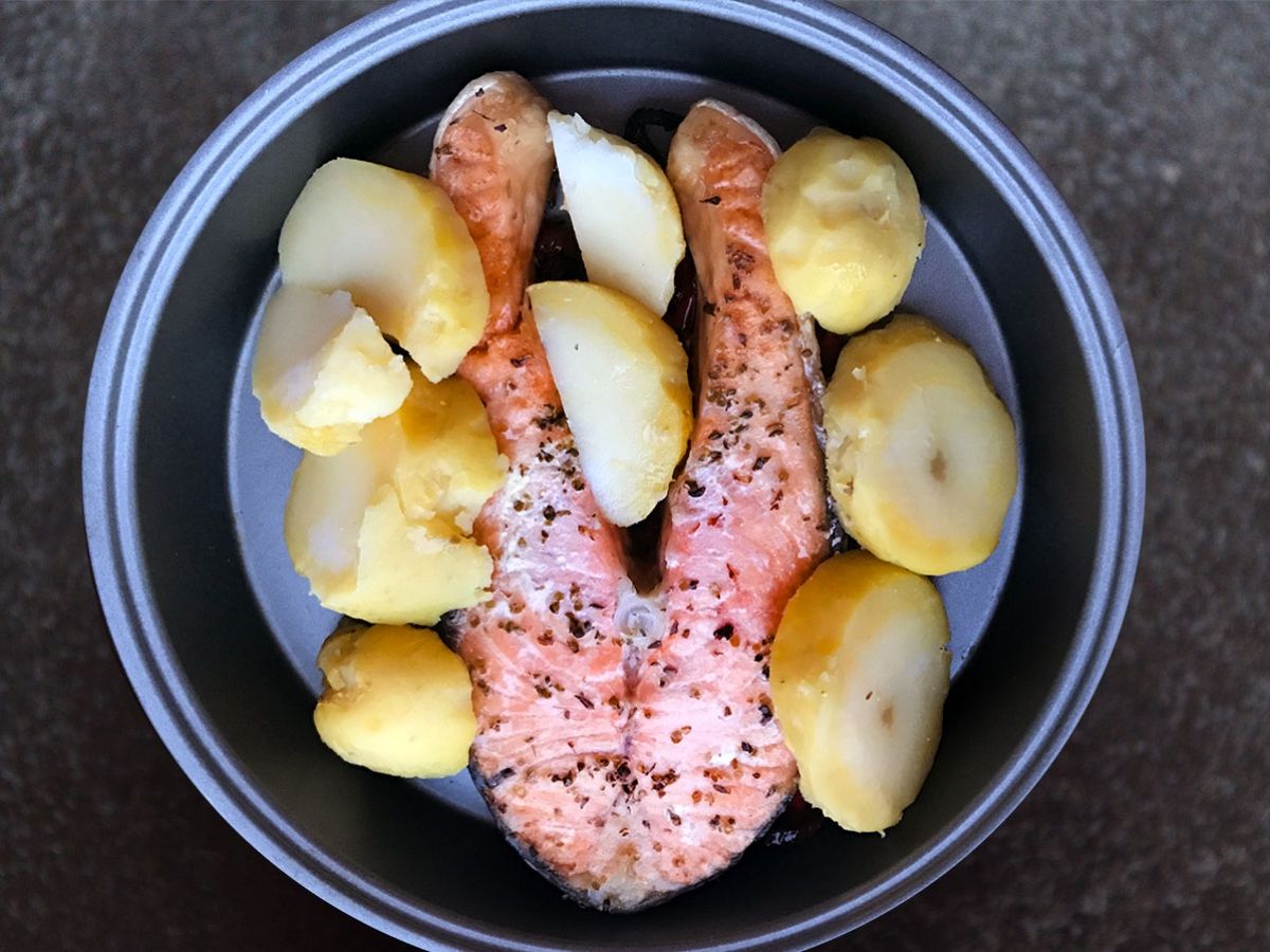 Fırında Patatesli Somon tarifi görseli