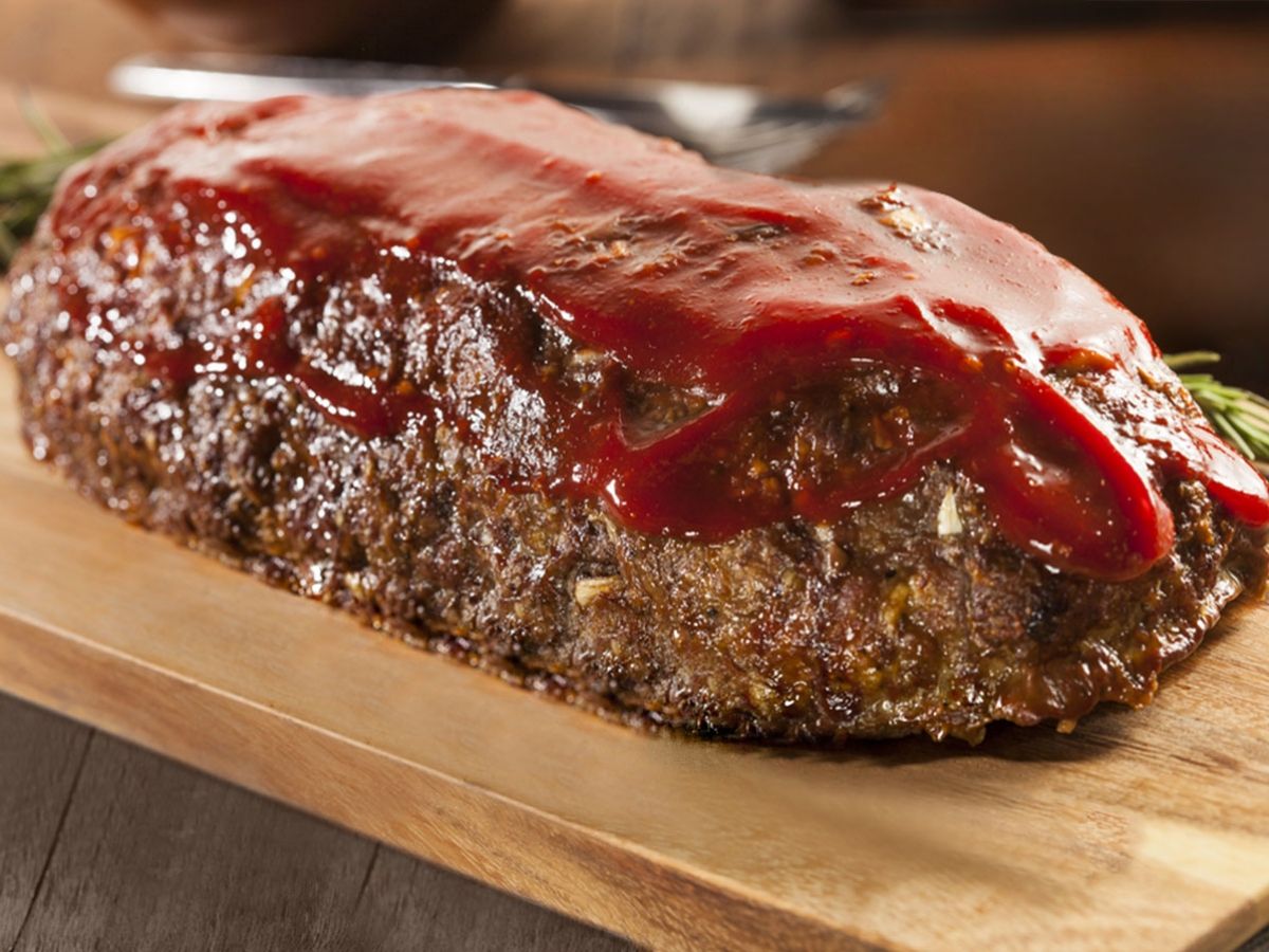 Garnished Dalyan Köfte (Turkish Stuffed Meatloaf Roll) recipe photo