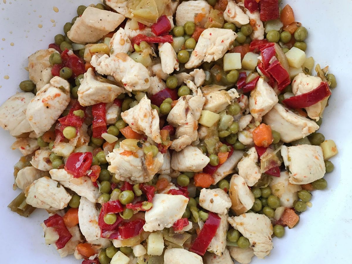 Chicken with Vegetables (Garnitürlü Tavuk) recipe photo