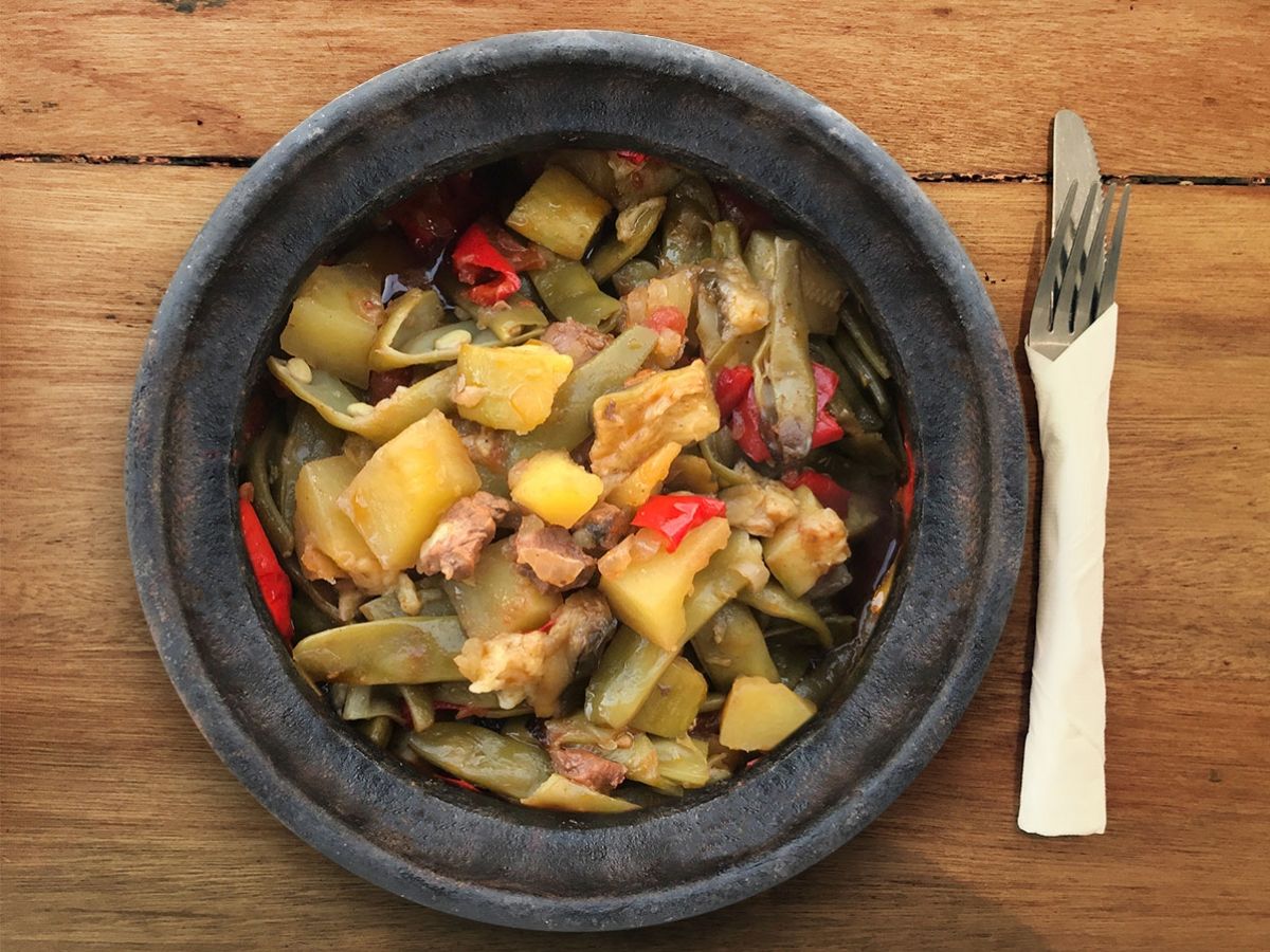 Güveçte Etli Türlü tarifi görseli