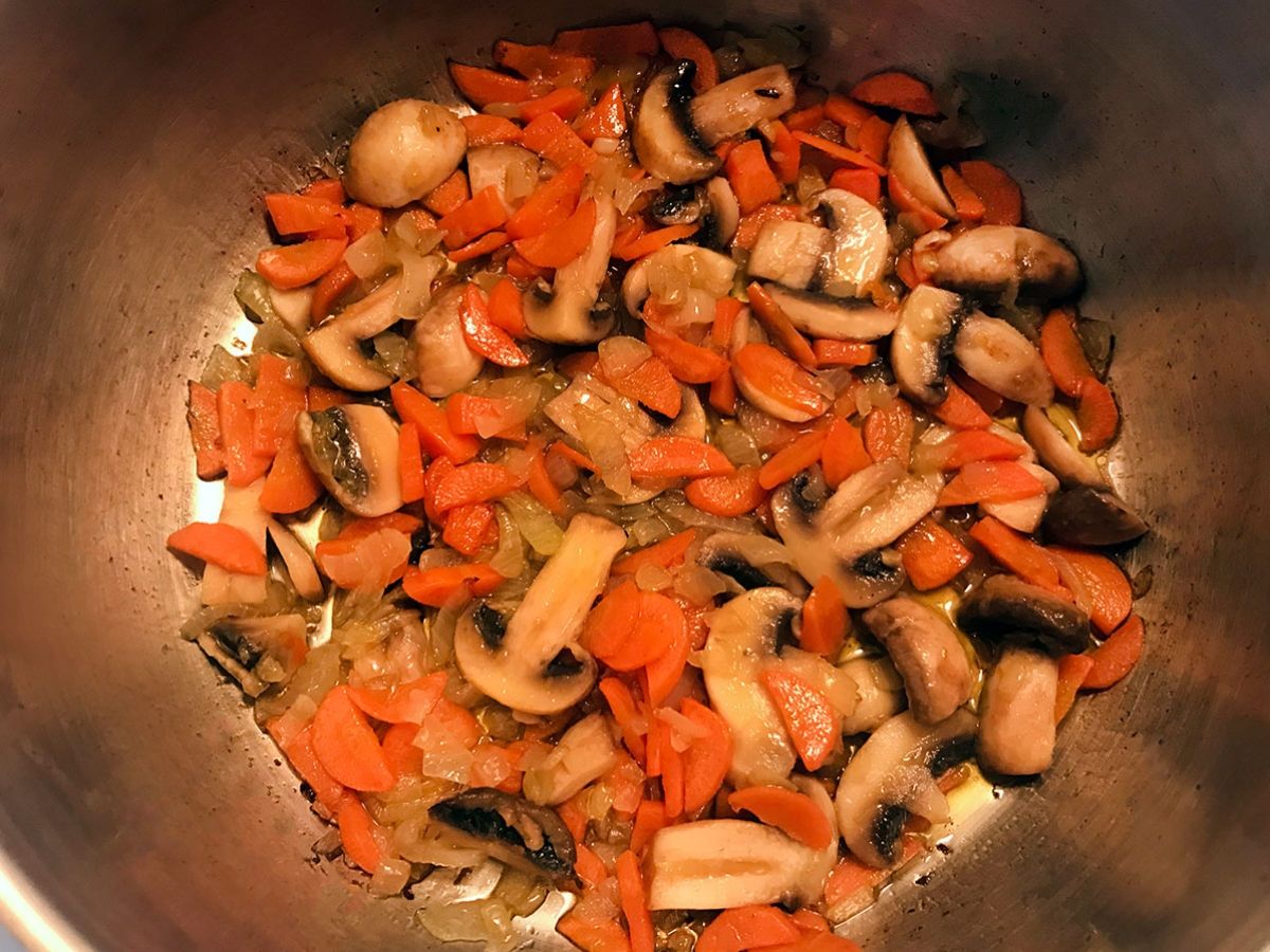 Havuçlu Mantar Kavurma tarifi görseli