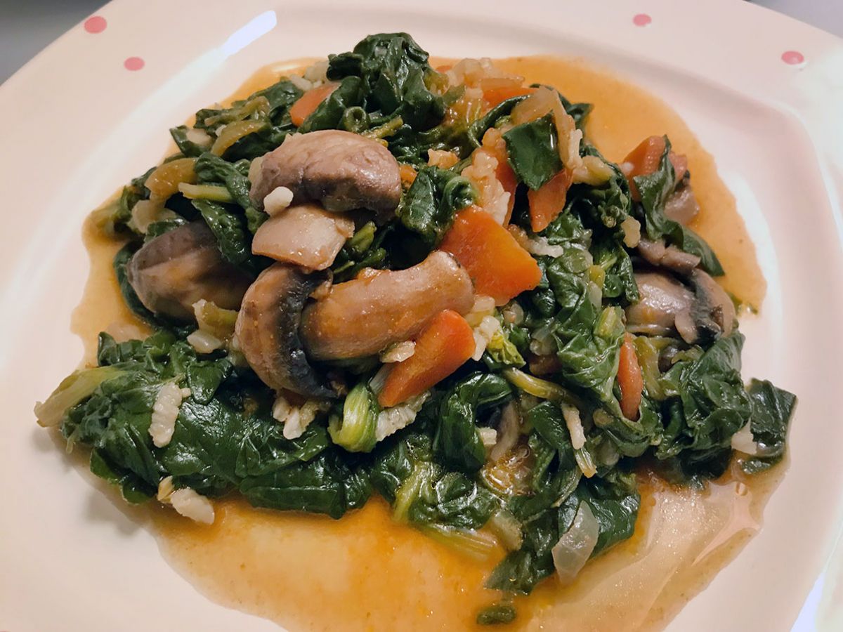 Havuçlu Mantarlı Ispanak Yemeği tarifi görseli