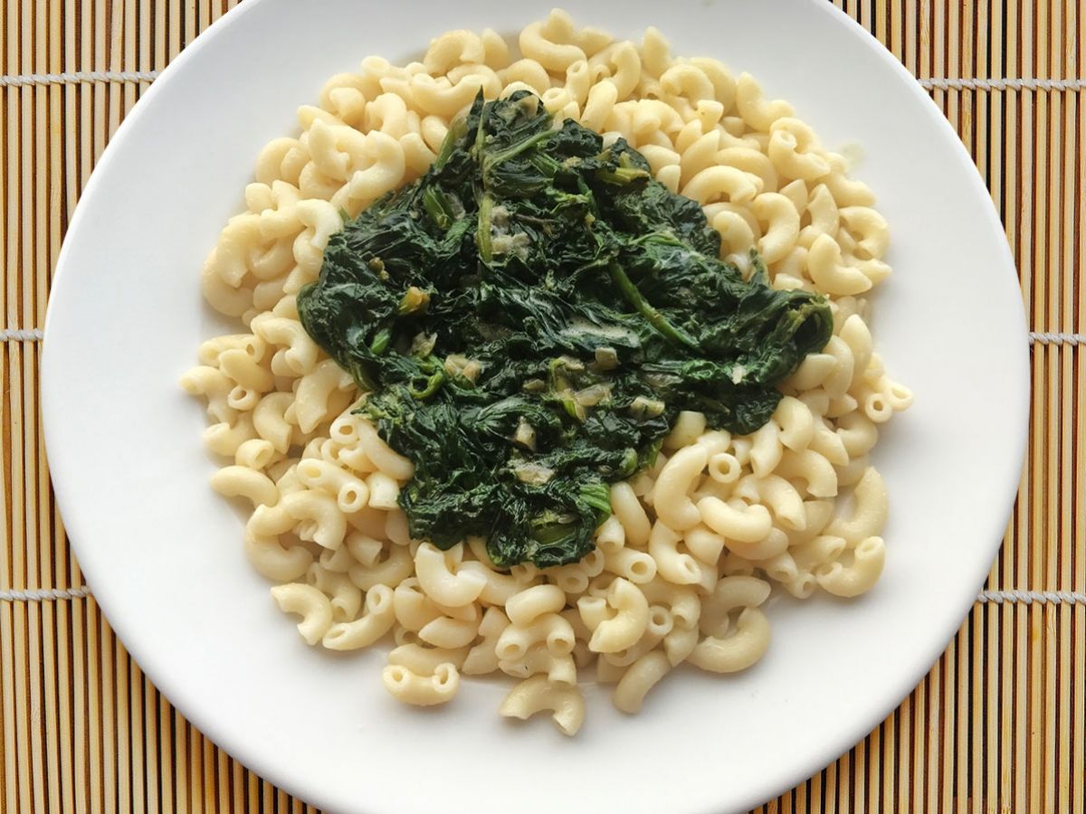 Ispanaklı Makarna tarifi görseli