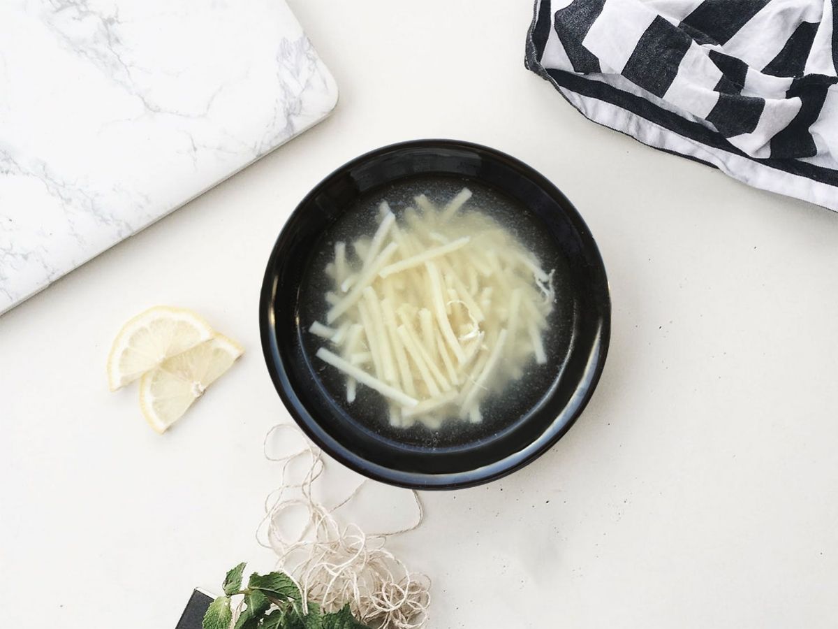 Kesme Makarnalı Tavuk Suyu Çorbası tarifi görseli