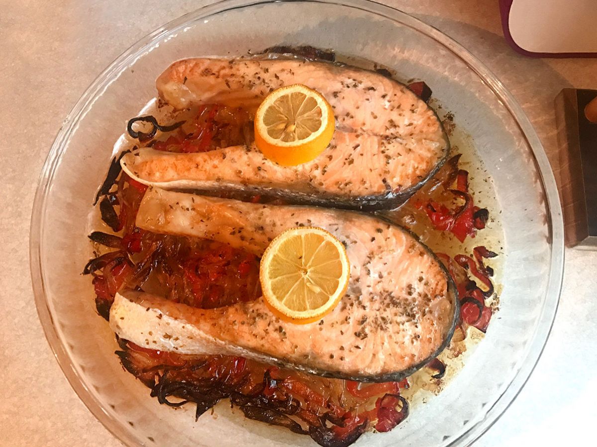 Kırmızı Biberli Fırın Somon tarifi görseli
